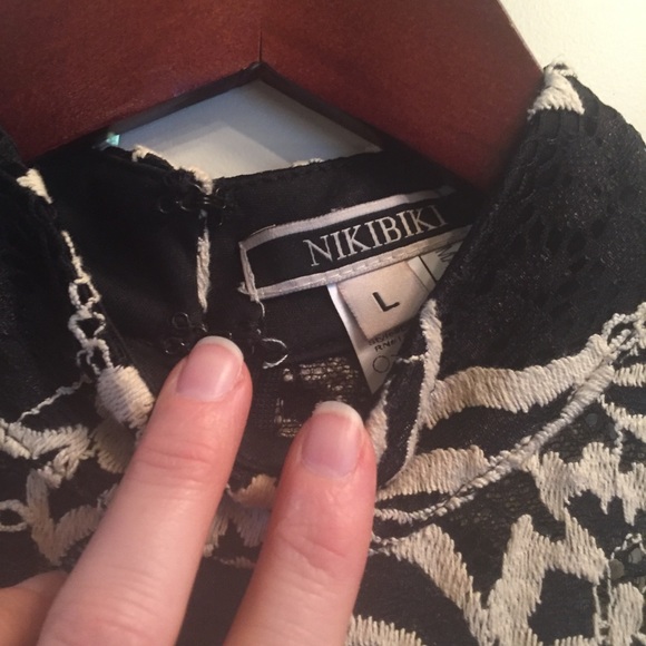 Gorgeous NWT formal lace dress - Picture 2 of 7